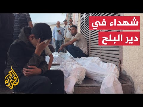 أهالي دير البلح يودعون شهداءهم إثر غارات إسرائيلية