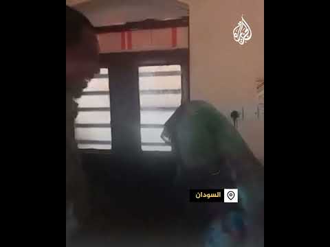 سودانية تستقبل ابنها العائد من جبهات القتال بالتكبير